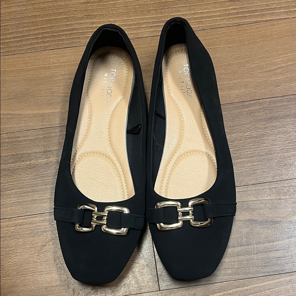 Top Moda Elegant Black Loafers with Gold Accent